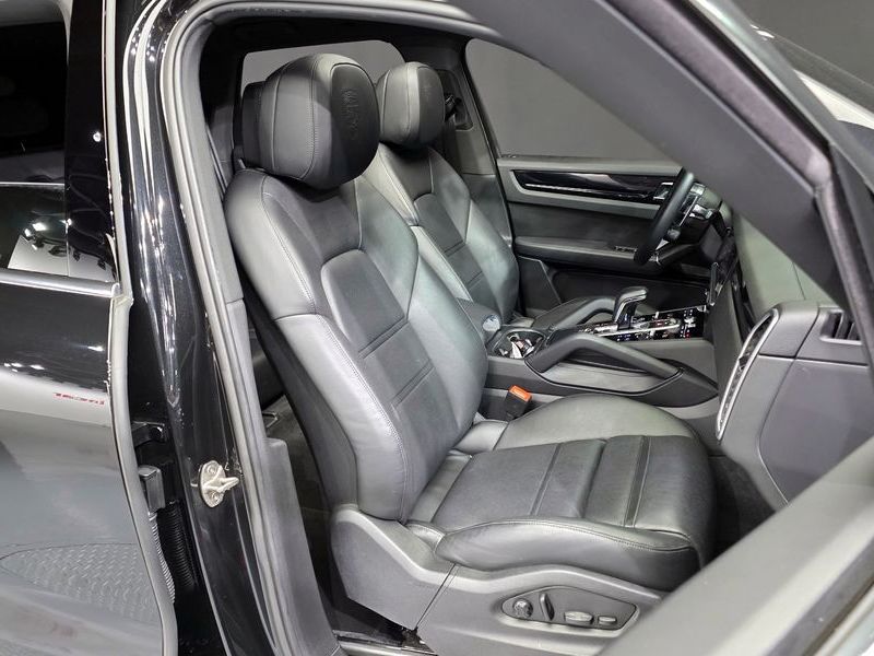 2023 Porsche Cayenne 3.0 photo 12