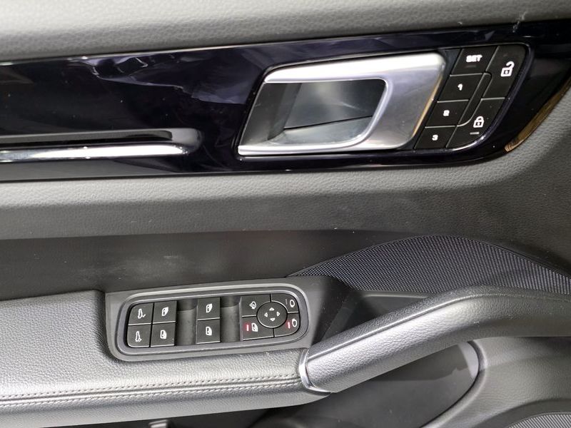 2023 Porsche Cayenne 3.0 photo 14