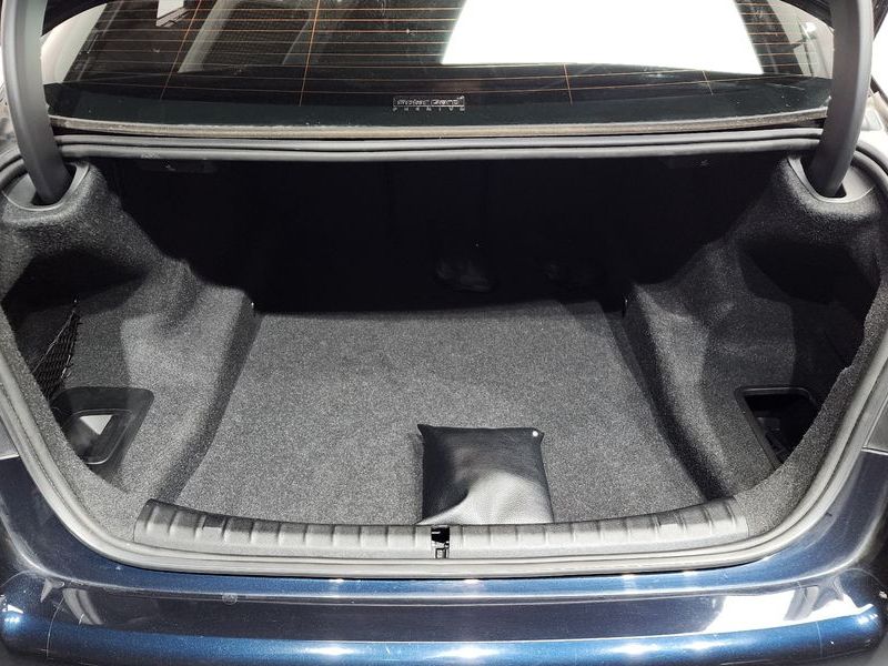 2022 BMW 5 Series 520i M Sport photo 20