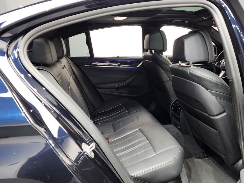 2022 BMW 5 Series 520i M Sport photo 26