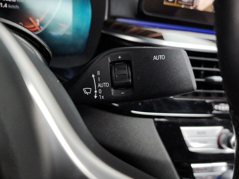 2022 BMW 5 Series 520i M Sport photo 29