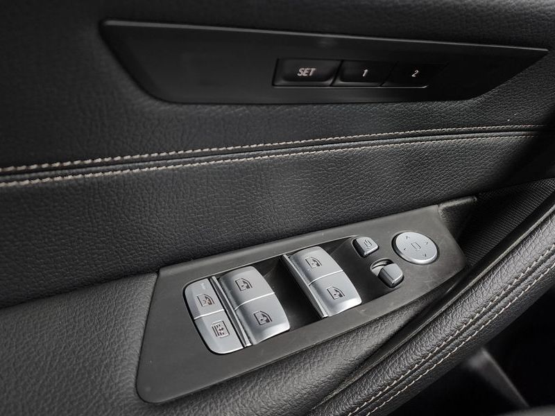 2022 BMW 5 Series 520i M Sport photo 30