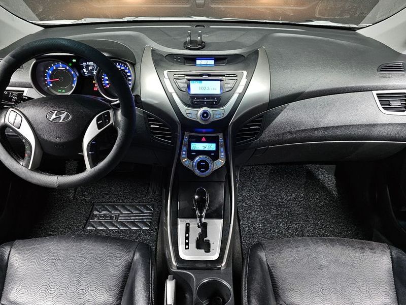 2012 Hyundai Avante M16 GDI Luxury photo 7