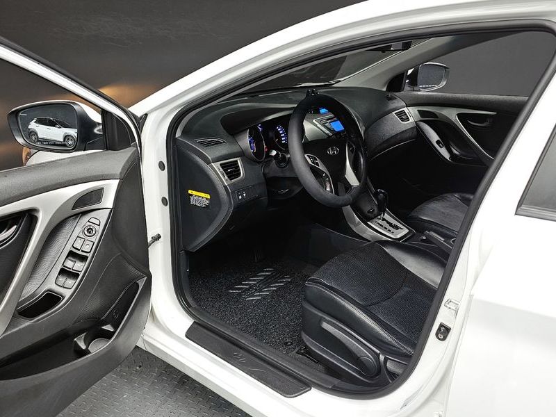 2012 Hyundai Avante M16 GDI Luxury photo 10