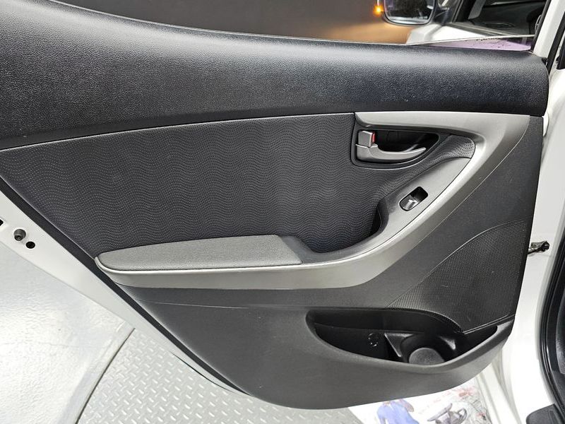 2012 Hyundai Avante M16 GDI Luxury photo 25