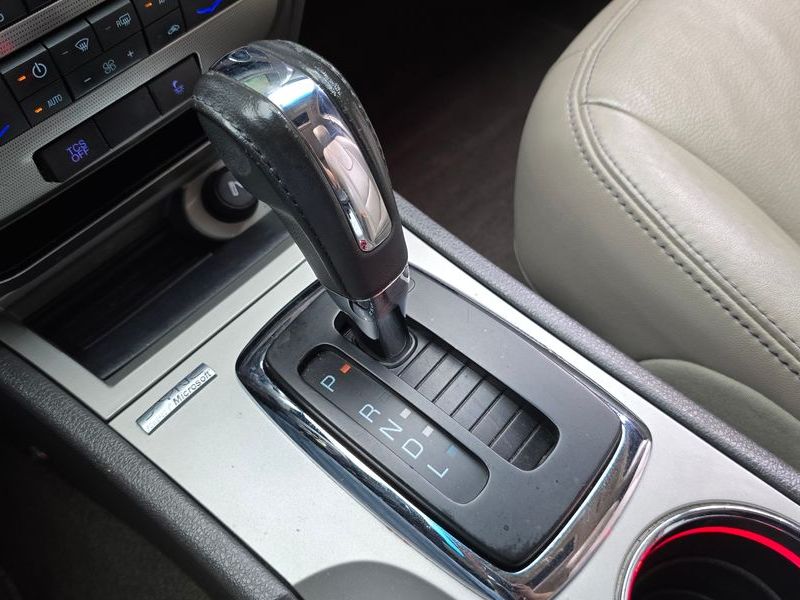 2012 Ford Fusion Hybrid photo 9