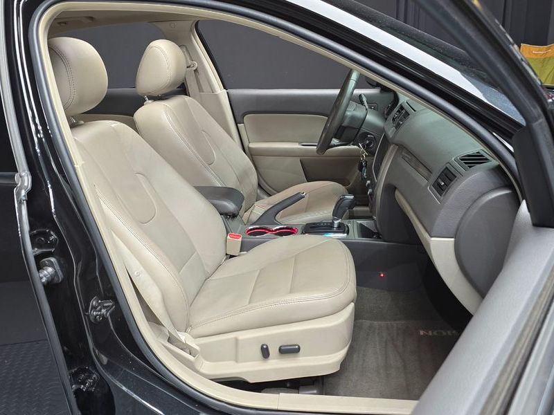 2012 Ford Fusion Hybrid photo 12