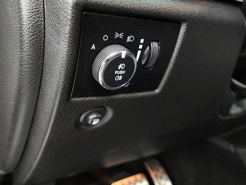 2013 Jeep Grand Cherokee 3.0 Diesel Overland WK2 photo 16