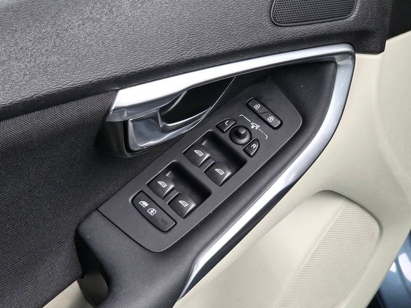 2014 Volvo V40 D2 2nd photo 16
