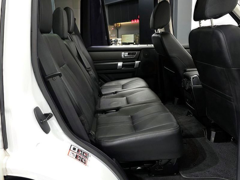 2014 Land Rover Discovery 3.0 SDV6 HSE photo 12