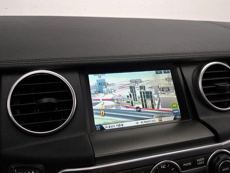 2014 Land Rover Discovery 3.0 SDV6 HSE photo 14