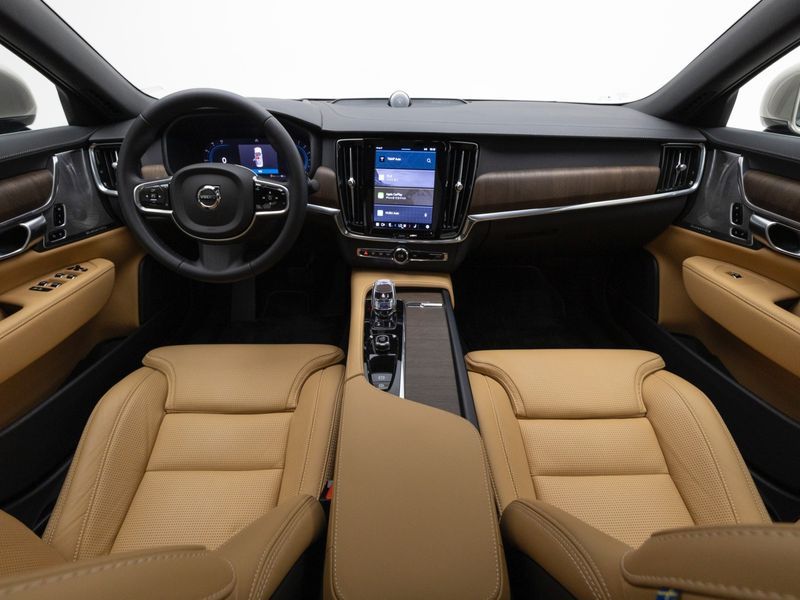 2024 Volvo S90 B6 AWD Ultimate Bright photo 7
