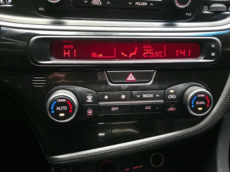 2014 Kia K5 Luxury Trendy photo 14
