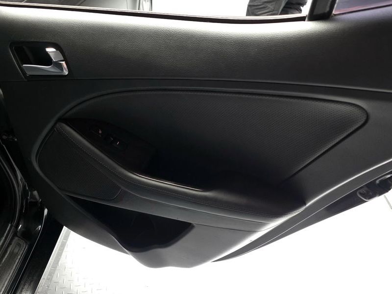 2014 Kia K5 Luxury Trendy photo 25