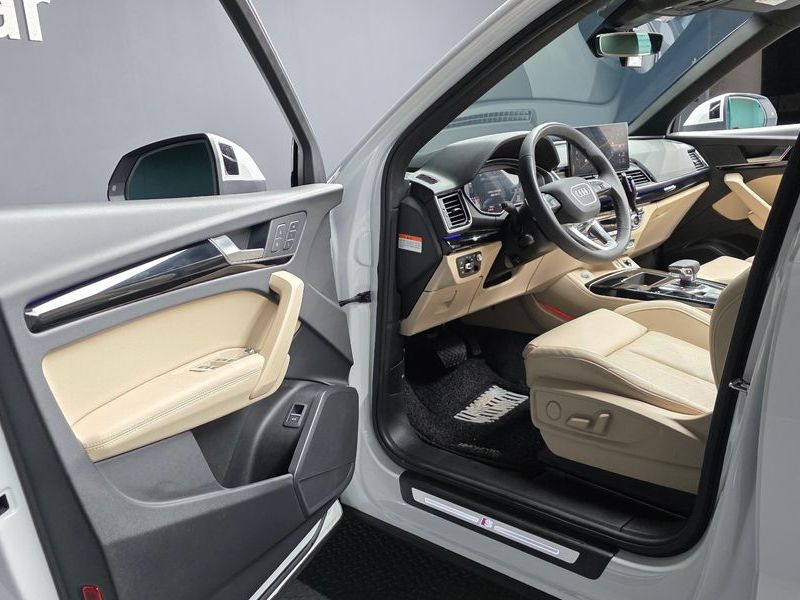 2024 Audi Q5 45 TFSI Quattro Premium photo 10