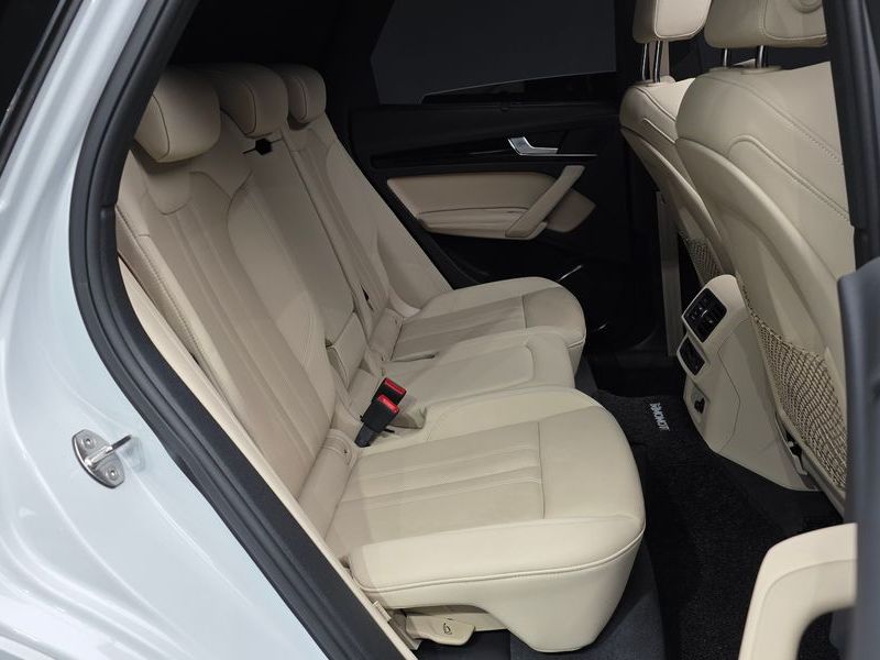 2024 Audi Q5 45 TFSI Quattro Premium photo 12