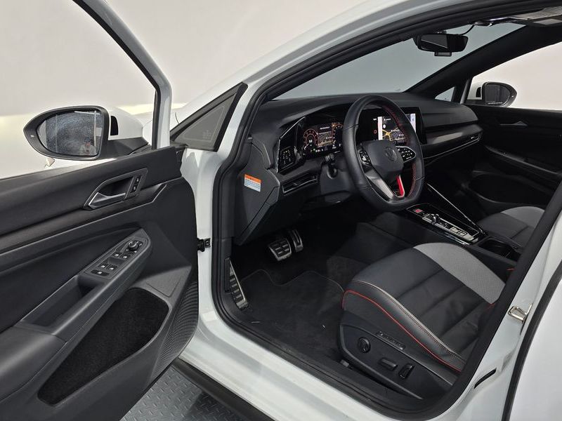 2024 Volkswagen Golf 2.0 GTI photo 10