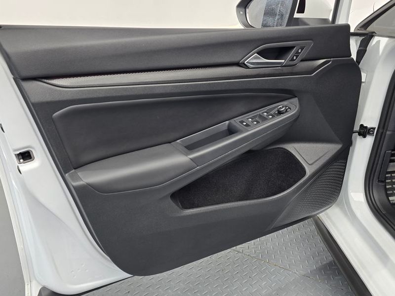 2024 Volkswagen Golf 2.0 GTI photo 24