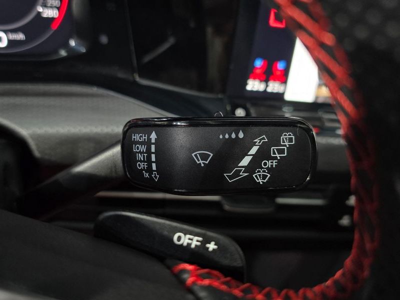 2024 Volkswagen Golf 2.0 GTI photo 28