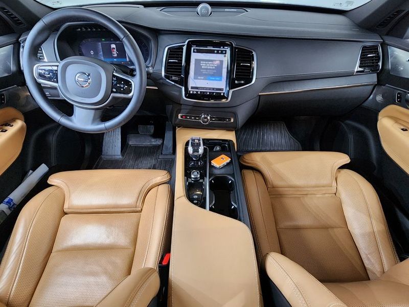 2023 Volvo XC90 B6 Ultimate Bright photo 7