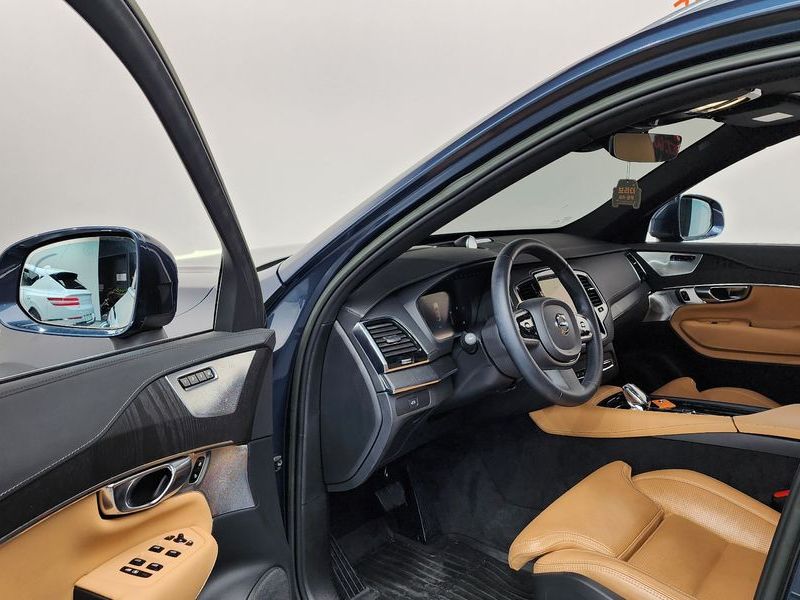 2023 Volvo XC90 B6 Ultimate Bright photo 10