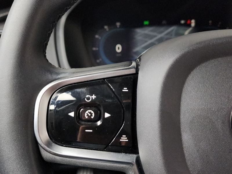 2023 Volvo XC90 B6 Ultimate Bright photo 19