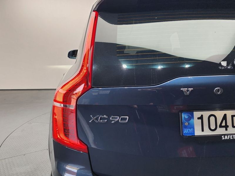 2023 Volvo XC90 B6 Ultimate Bright photo 23