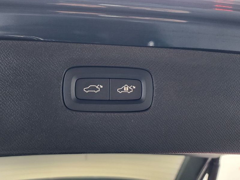 2023 Volvo XC90 B6 Ultimate Bright photo 27