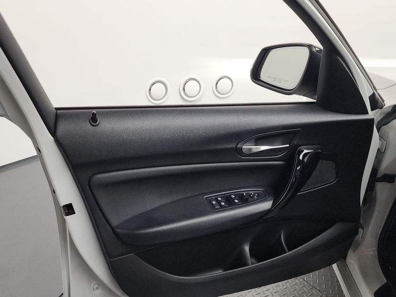 2016 BMW 1시리즈 118d Sport 5Door photo 24