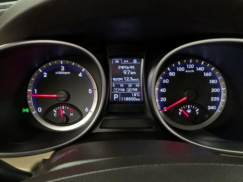 2015 Hyundai Santa Fe Diesel(e-VGT) 2.0 2WD Premium photo 8