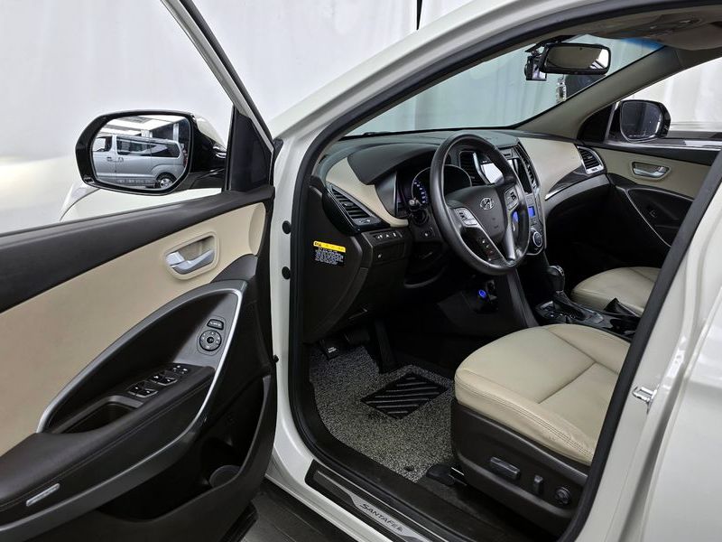 2015 Hyundai Santa Fe Diesel(e-VGT) 2.0 2WD Premium photo 10