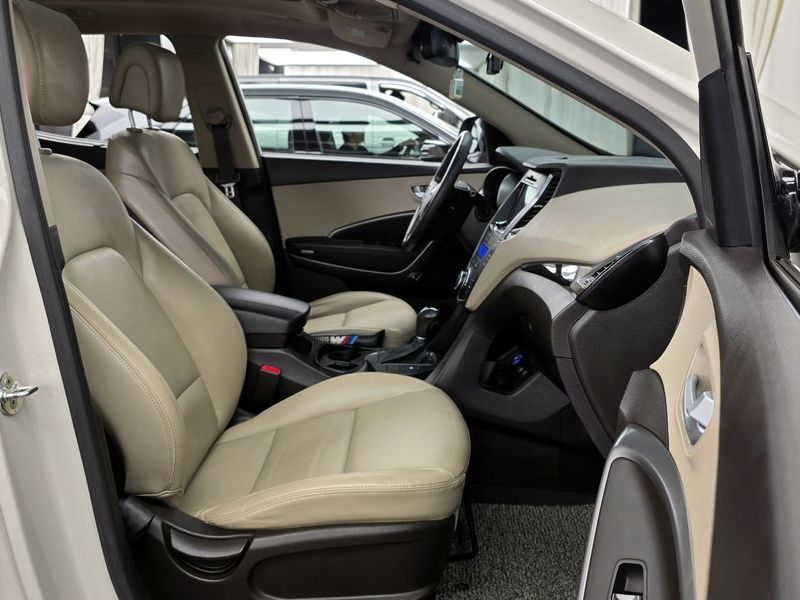 2015 Hyundai Santa Fe Diesel(e-VGT) 2.0 2WD Premium photo 11