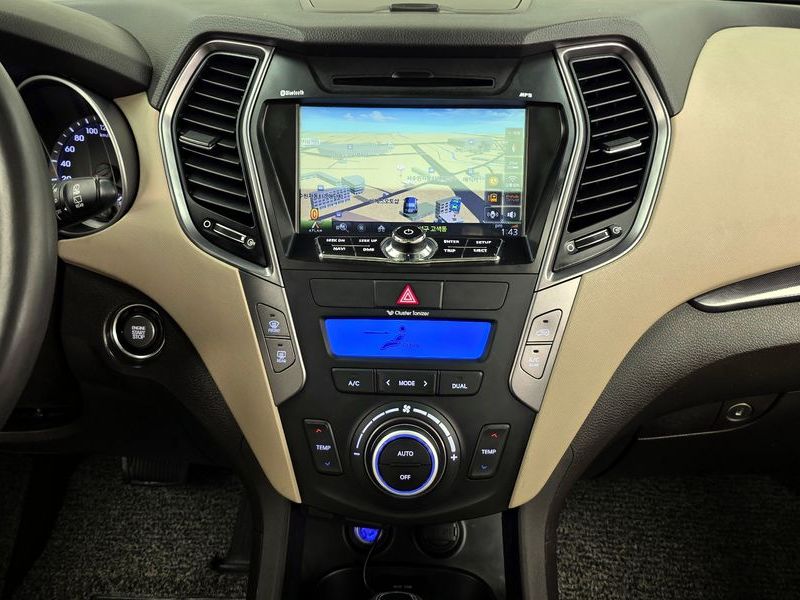 2015 Hyundai Santa Fe Diesel(e-VGT) 2.0 2WD Premium photo 14