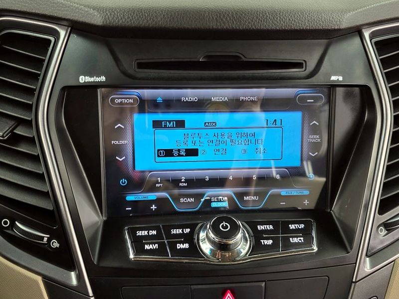2015 Hyundai Santa Fe Diesel(e-VGT) 2.0 2WD Premium photo 16