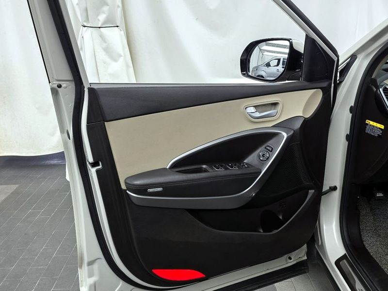 2015 Hyundai Santa Fe Diesel(e-VGT) 2.0 2WD Premium photo 24