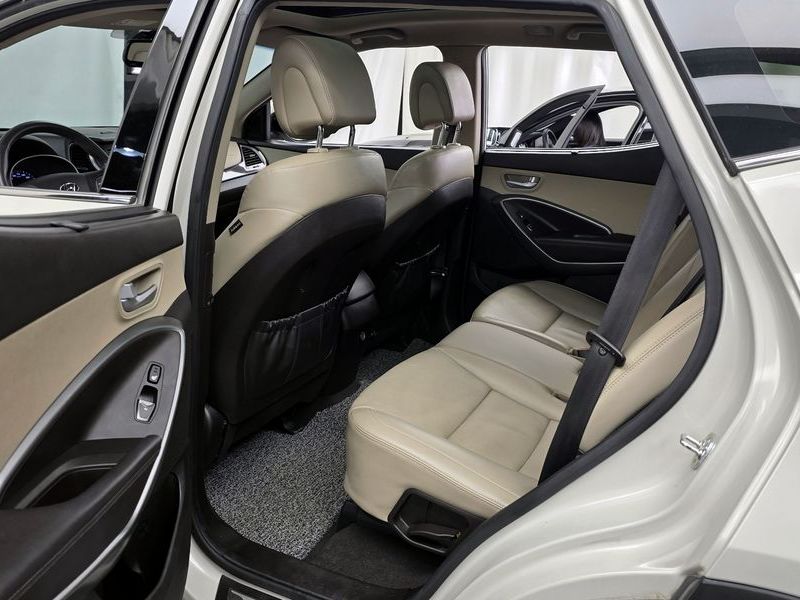 2015 Hyundai Santa Fe Diesel(e-VGT) 2.0 2WD Premium photo 26
