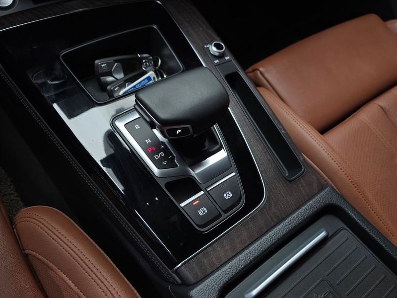 2023 Audi Q5 45 TFSI Quattro Premium Sportback photo 9