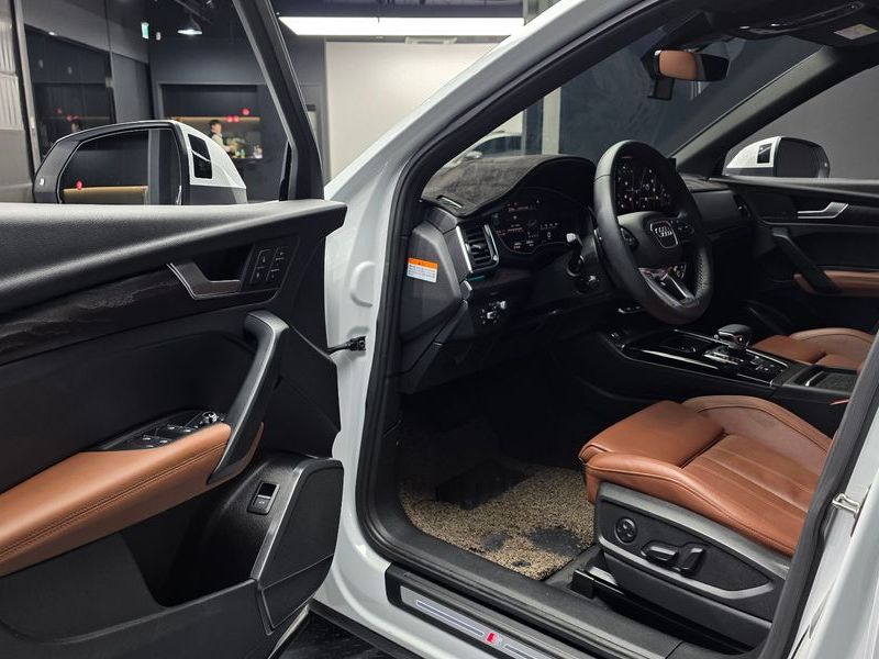 2023 Audi Q5 45 TFSI Quattro Premium Sportback photo 10