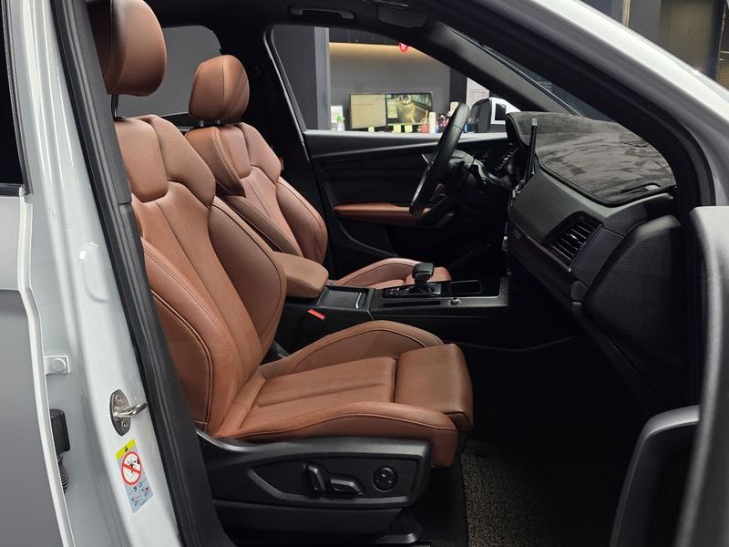 2023 Audi Q5 45 TFSI Quattro Premium Sportback photo 11