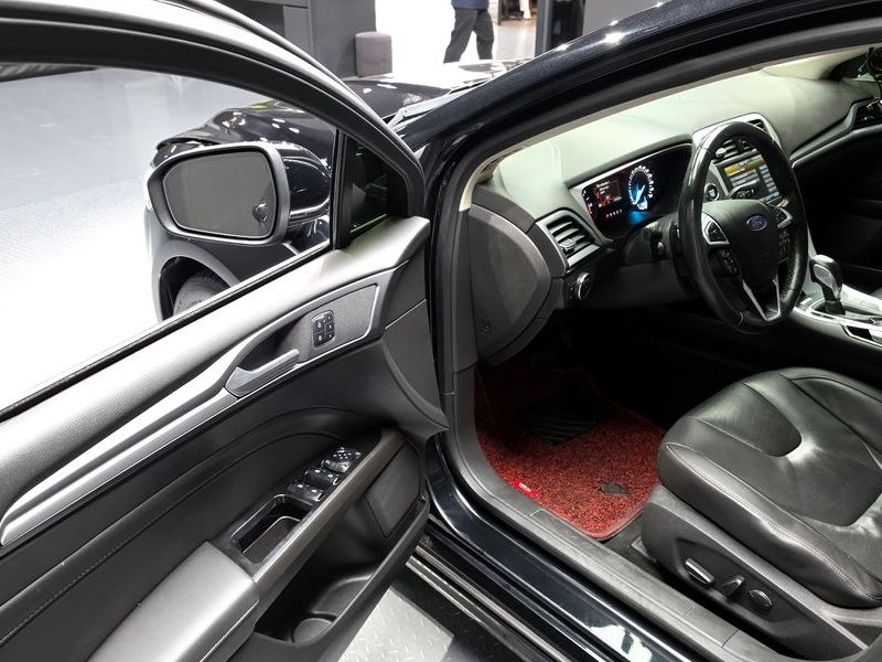 2015 Ford Mondeo 2.0 Trend photo 10