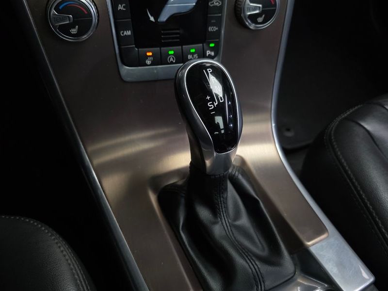 2017 Volvo XC60 D3 1st photo 9