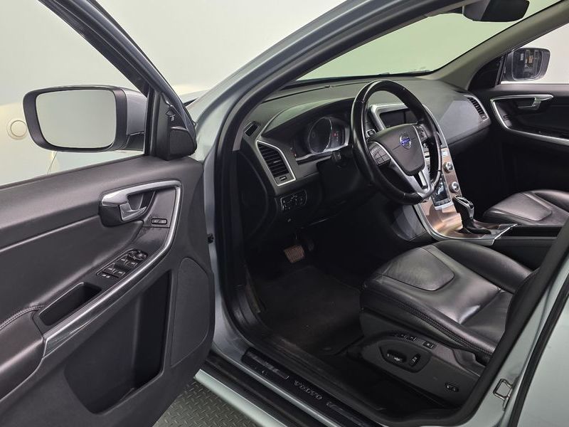 2017 Volvo XC60 D3 1st photo 10