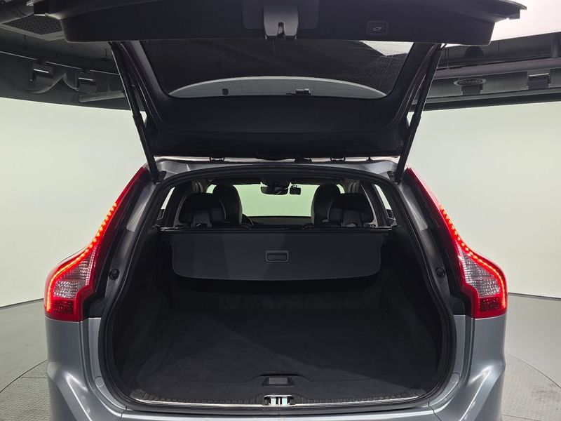 2017 Volvo XC60 D3 1st photo 20