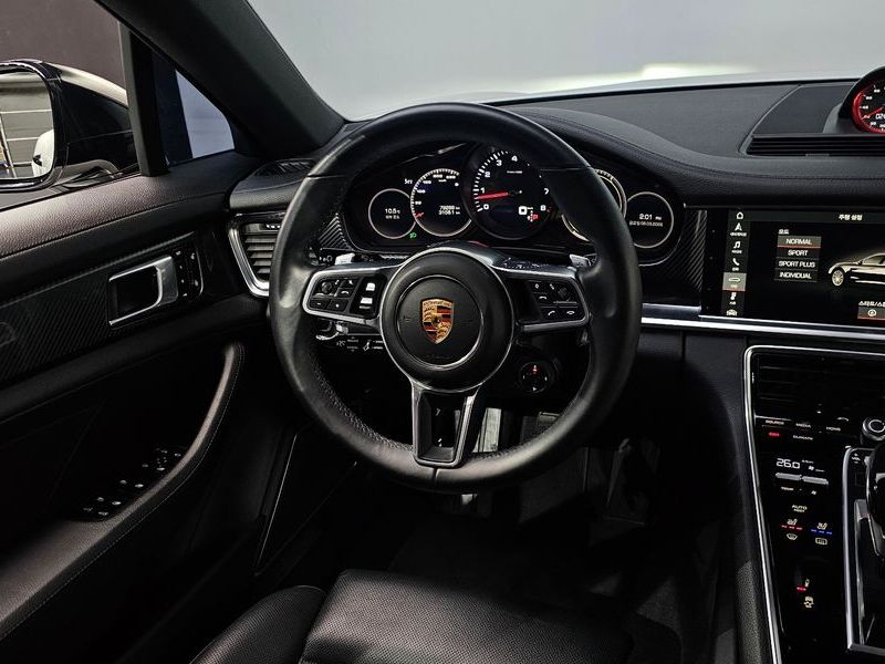 2018 Porsche Panamera 3.0 AWD photo 13