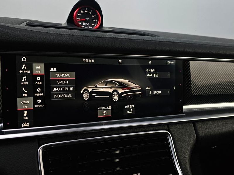 2018 Porsche Panamera 3.0 AWD photo 15