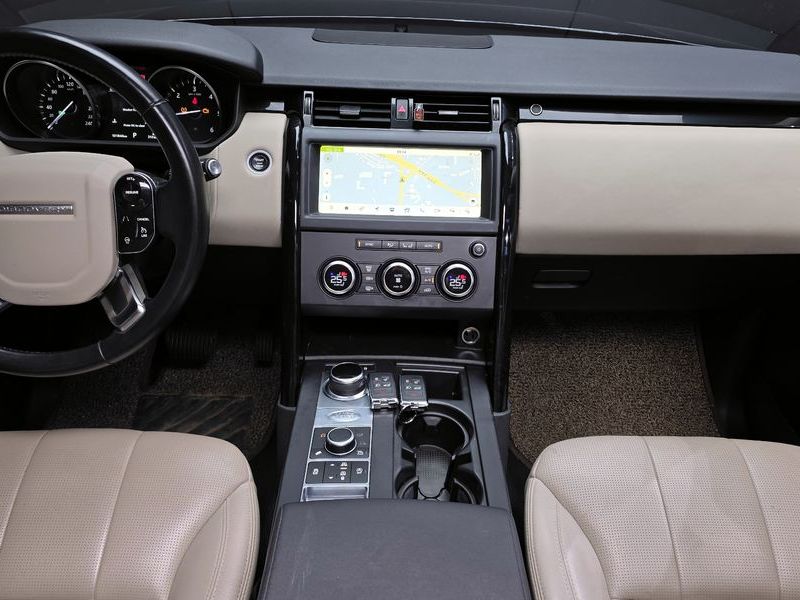 2020 Land Rover Discovery 2.0 SD4 SE photo 7
