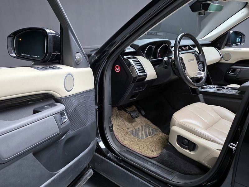 2020 Land Rover Discovery 2.0 SD4 SE photo 10