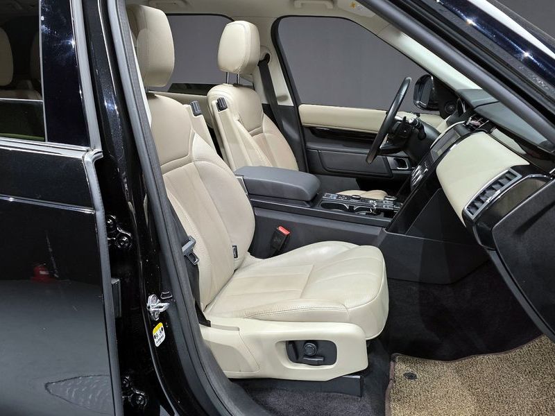 2020 Land Rover Discovery 2.0 SD4 SE photo 11