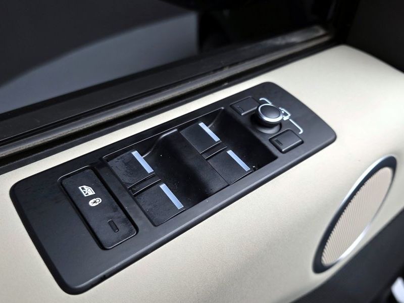 2020 Land Rover Discovery 2.0 SD4 SE photo 14