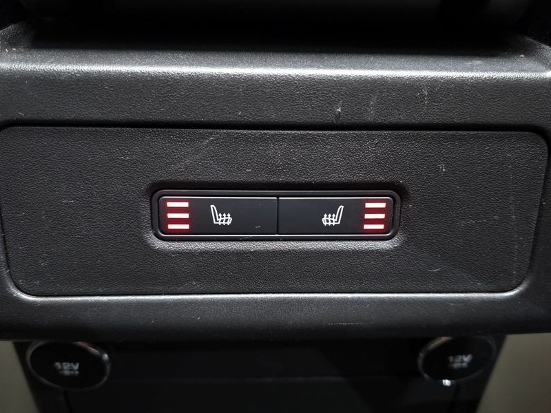 2020 Land Rover Discovery 2.0 SD4 SE photo 18
